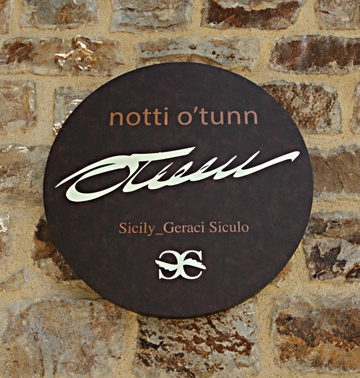 Notti O' Tunn Luxury Rooms In Centro Geraci Siculo 외부 사진