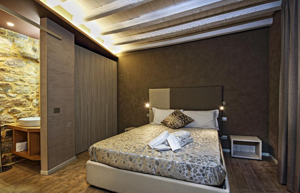 Notti O' Tunn Luxury Rooms In Centro Geraci Siculo 외부 사진