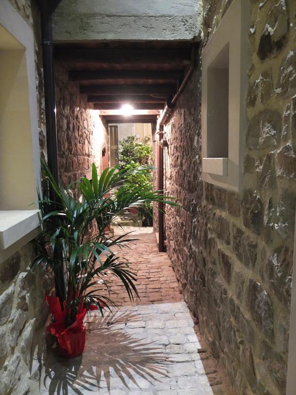 Notti O' Tunn Luxury Rooms In Centro Geraci Siculo 외부 사진